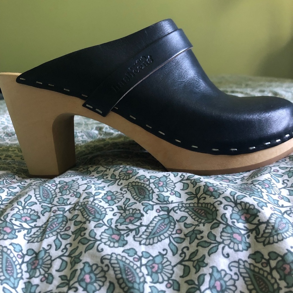 NWOT Swedish Hasbeens slip in clog 38